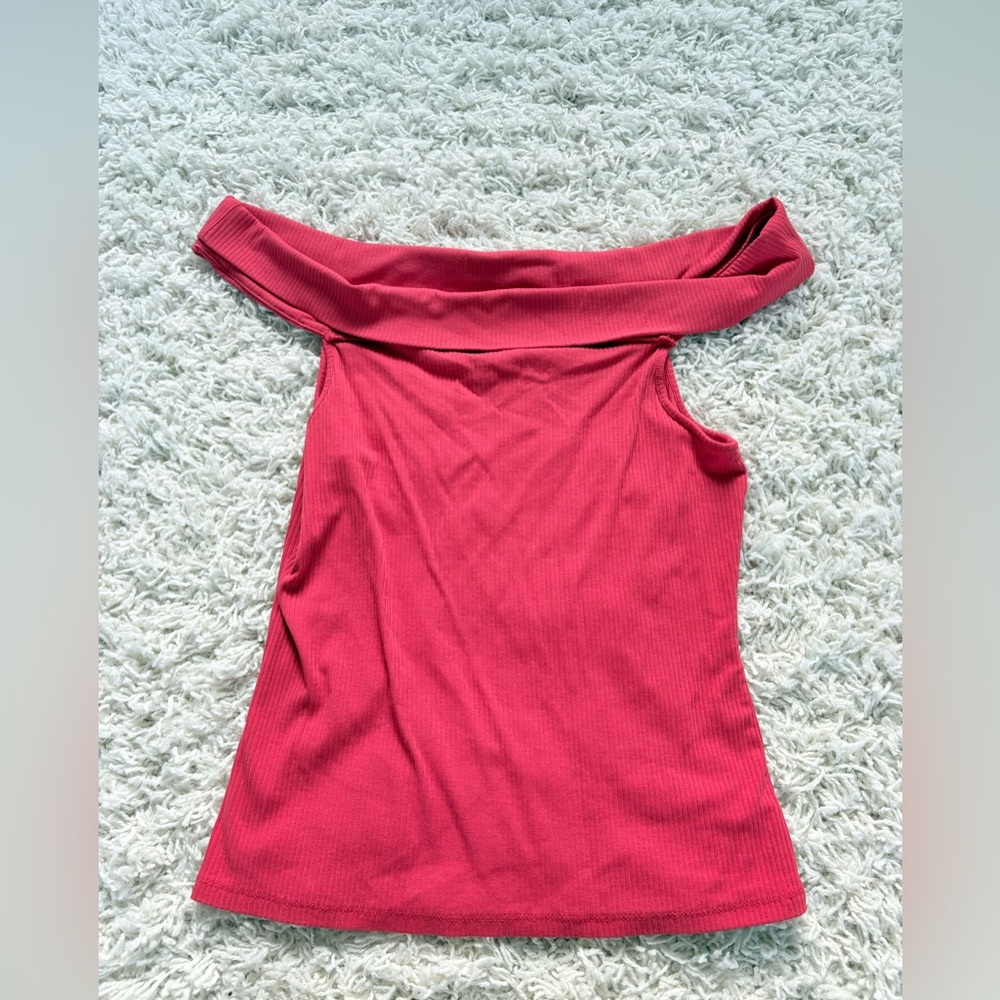 Old Navy Off-Shoulder Ribbed Top in Pink